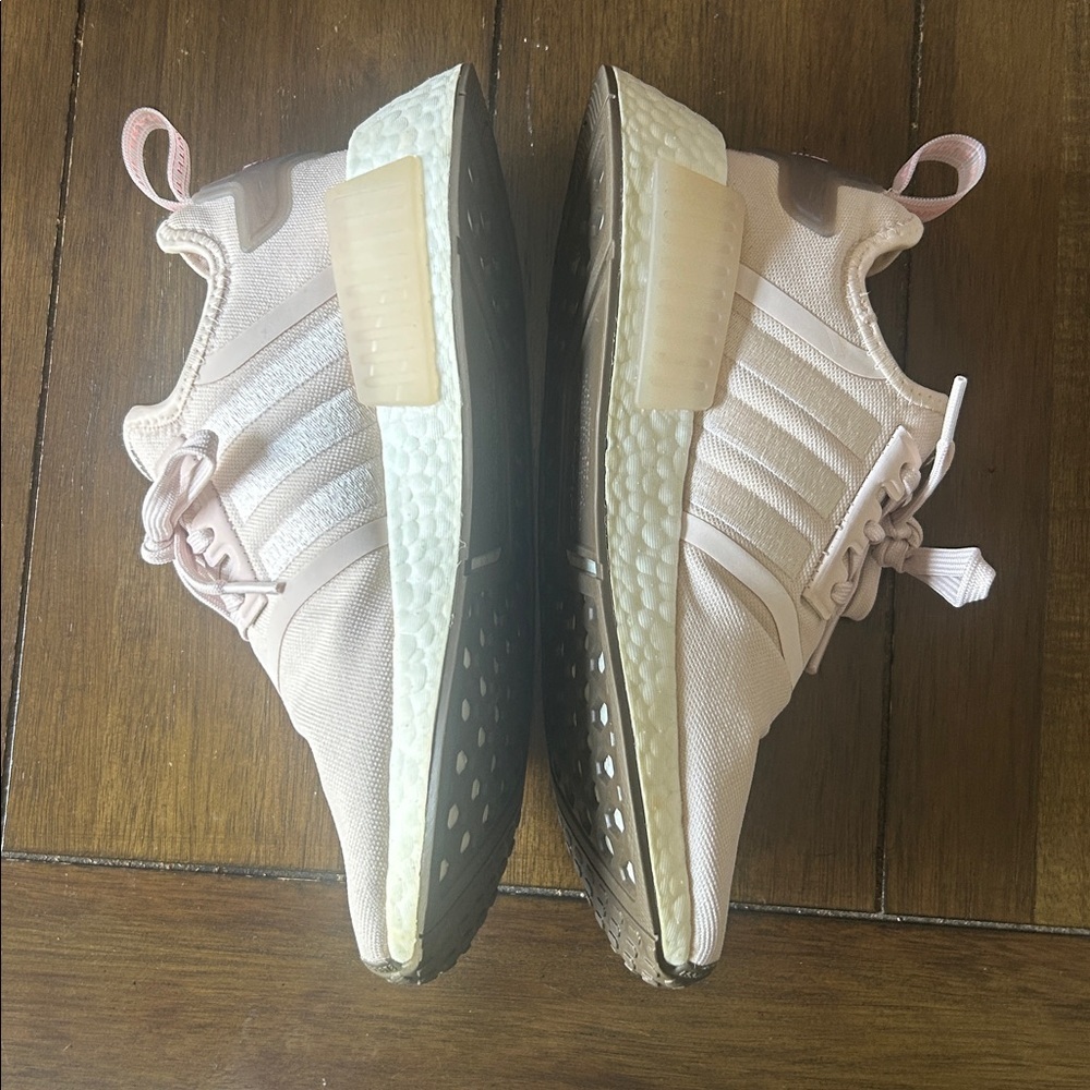 Adidas NMD_R1 SHOES women's size 6 - Picture 3 of 8